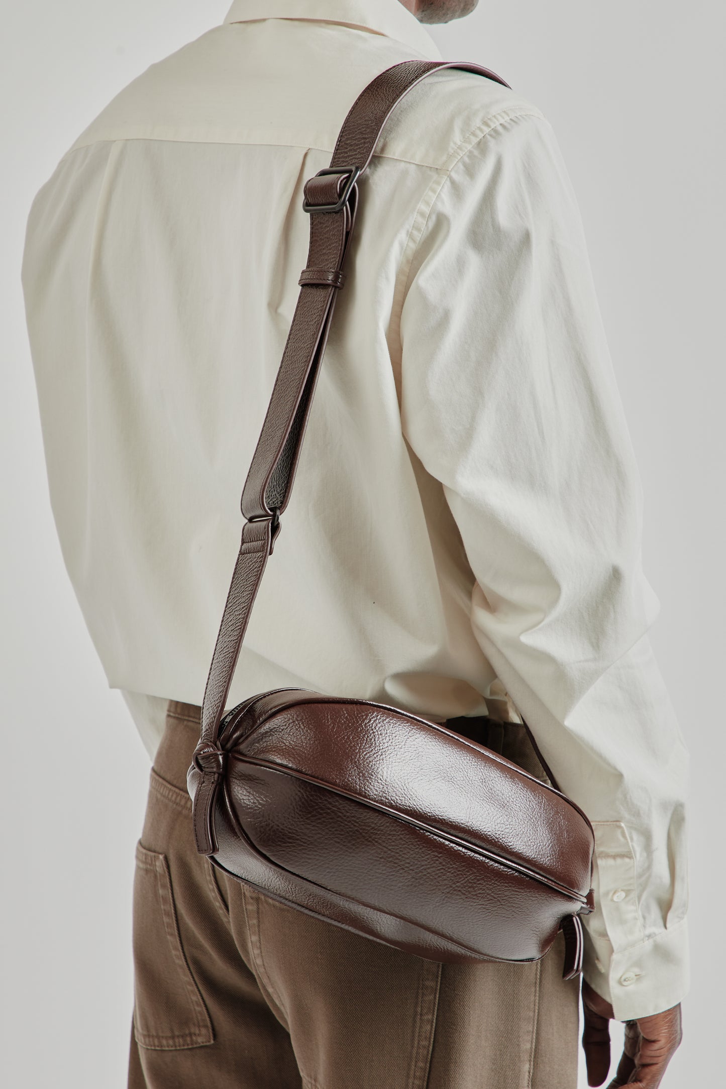 Hereu FW25 Boya L Distressed Bag Dark Brown 2