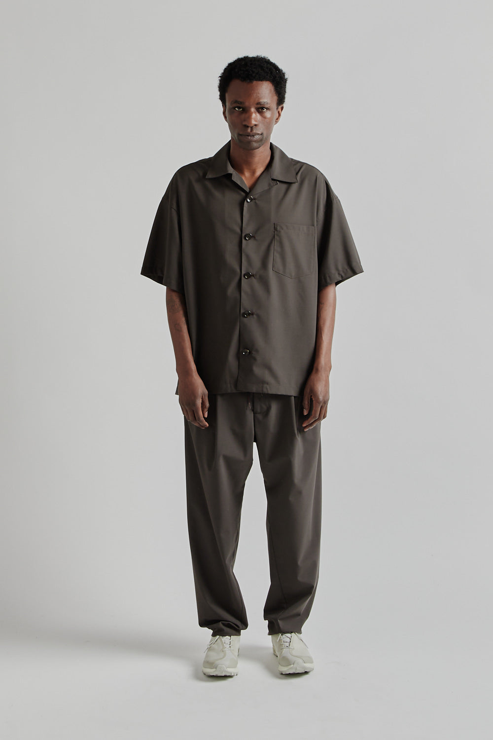 Is-Ness SS25 Gusset Crotch Pants Brown 01