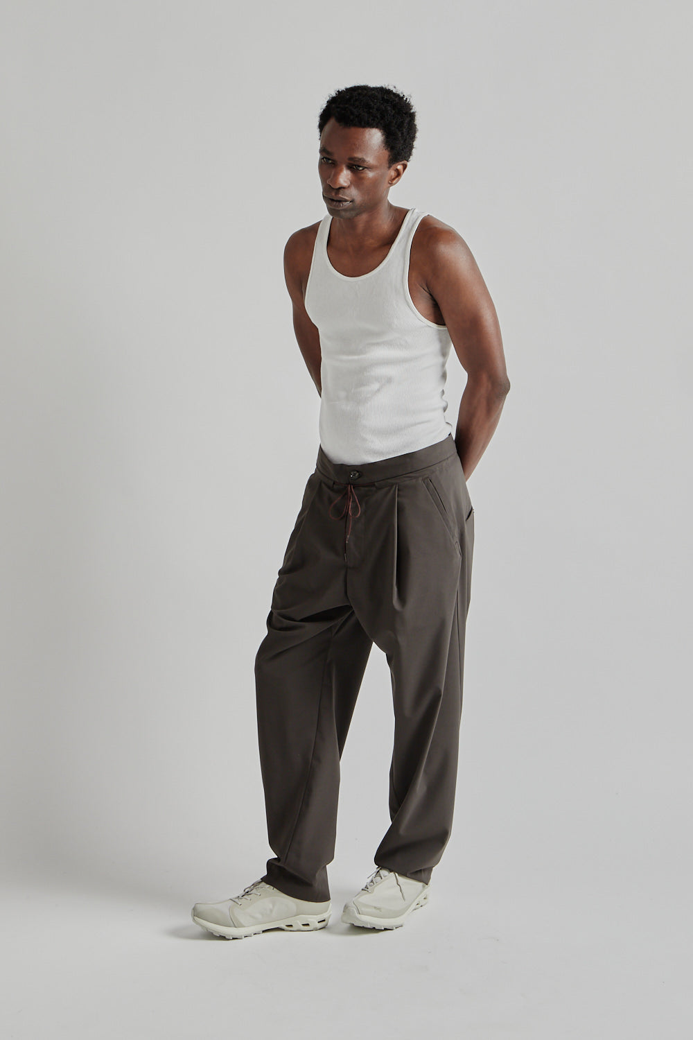Is-Ness SS25 Gusset Crotch Pants Brown 011