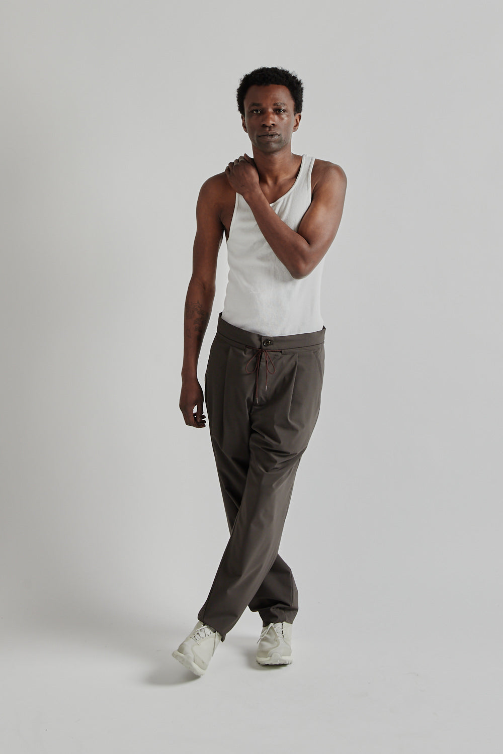 Is-Ness SS25 Gusset Crotch Pants Brown 012