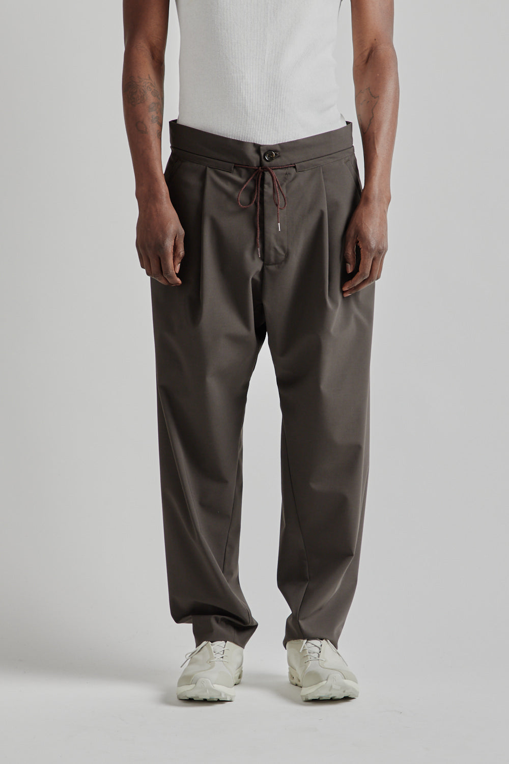 Is-Ness SS25 Gusset Crotch Pants Brown 05