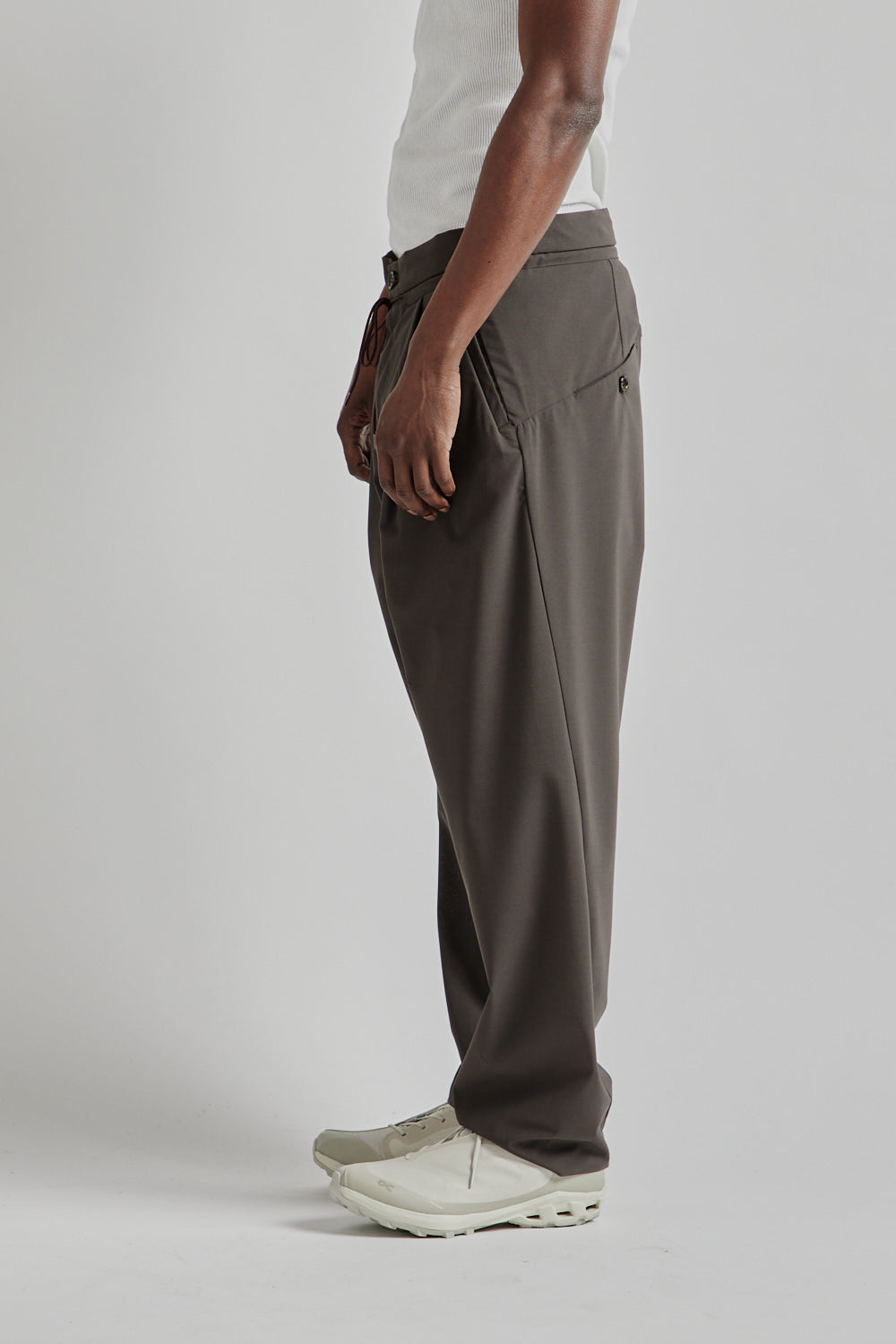 Is-Ness SS25 Gusset Crotch Pants Brown 06