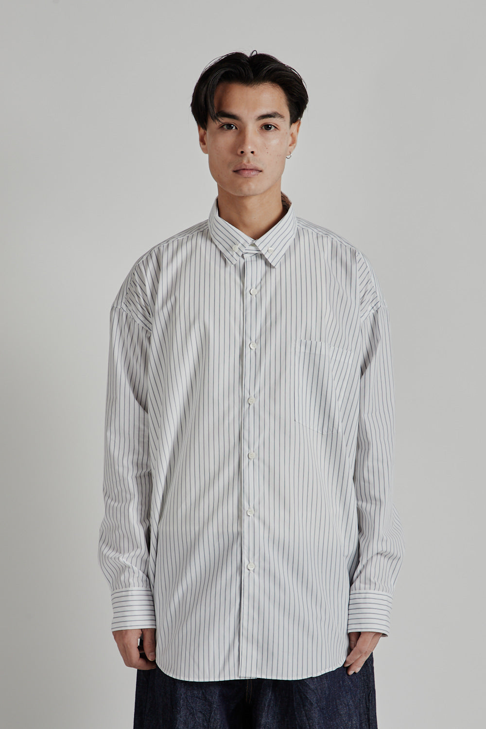 Is-ness Nu Venti Long Shirt White Navy Stripe 1