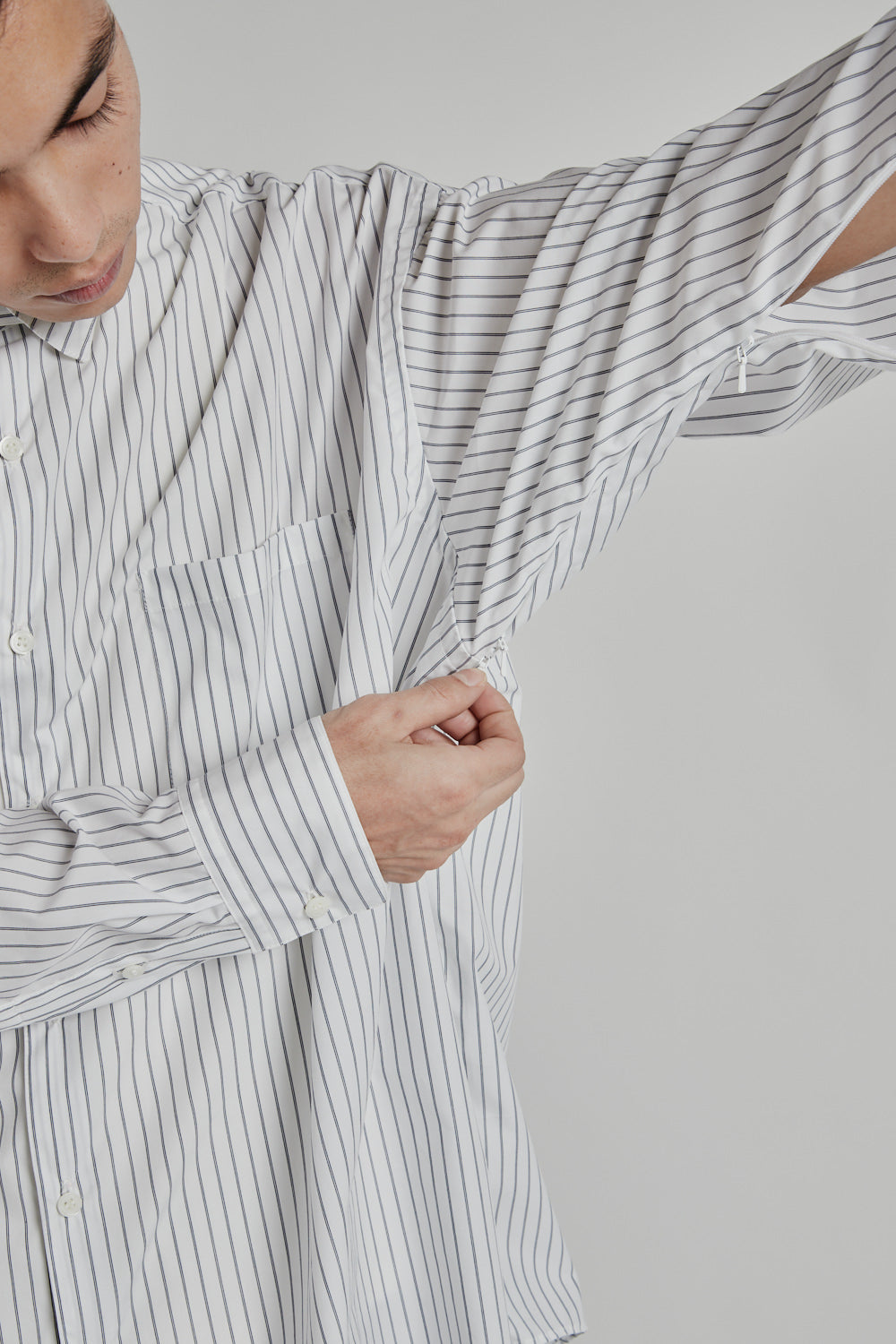 Is-ness Nu Venti Long Shirt White Navy Stripe 11