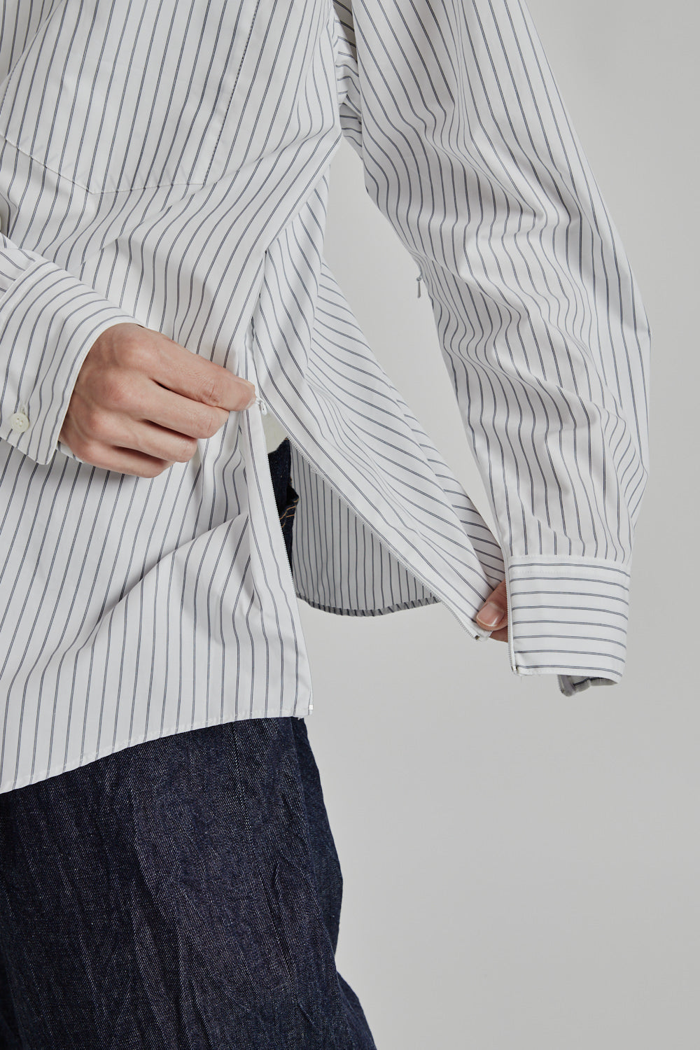 Is-ness Nu Venti Long Shirt White Navy Stripe 2