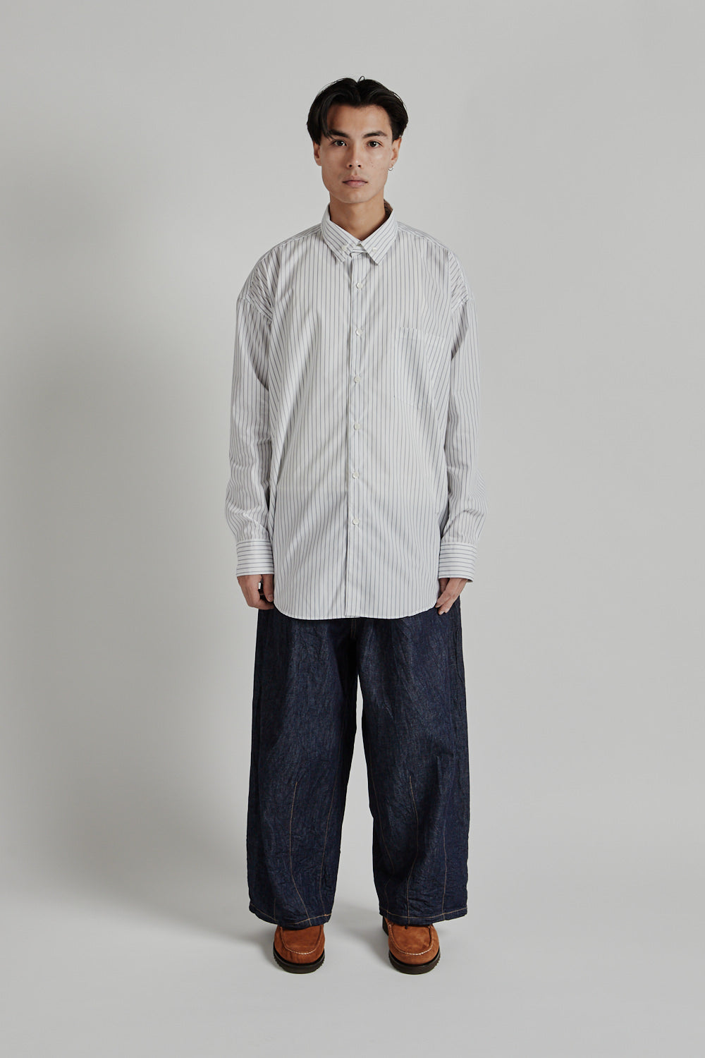 Is-ness Nu Venti Long Shirt White Navy Stripe 23