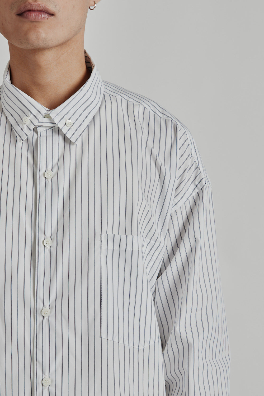 Is-ness Nu Venti Long Shirt White Navy Stripe 8
