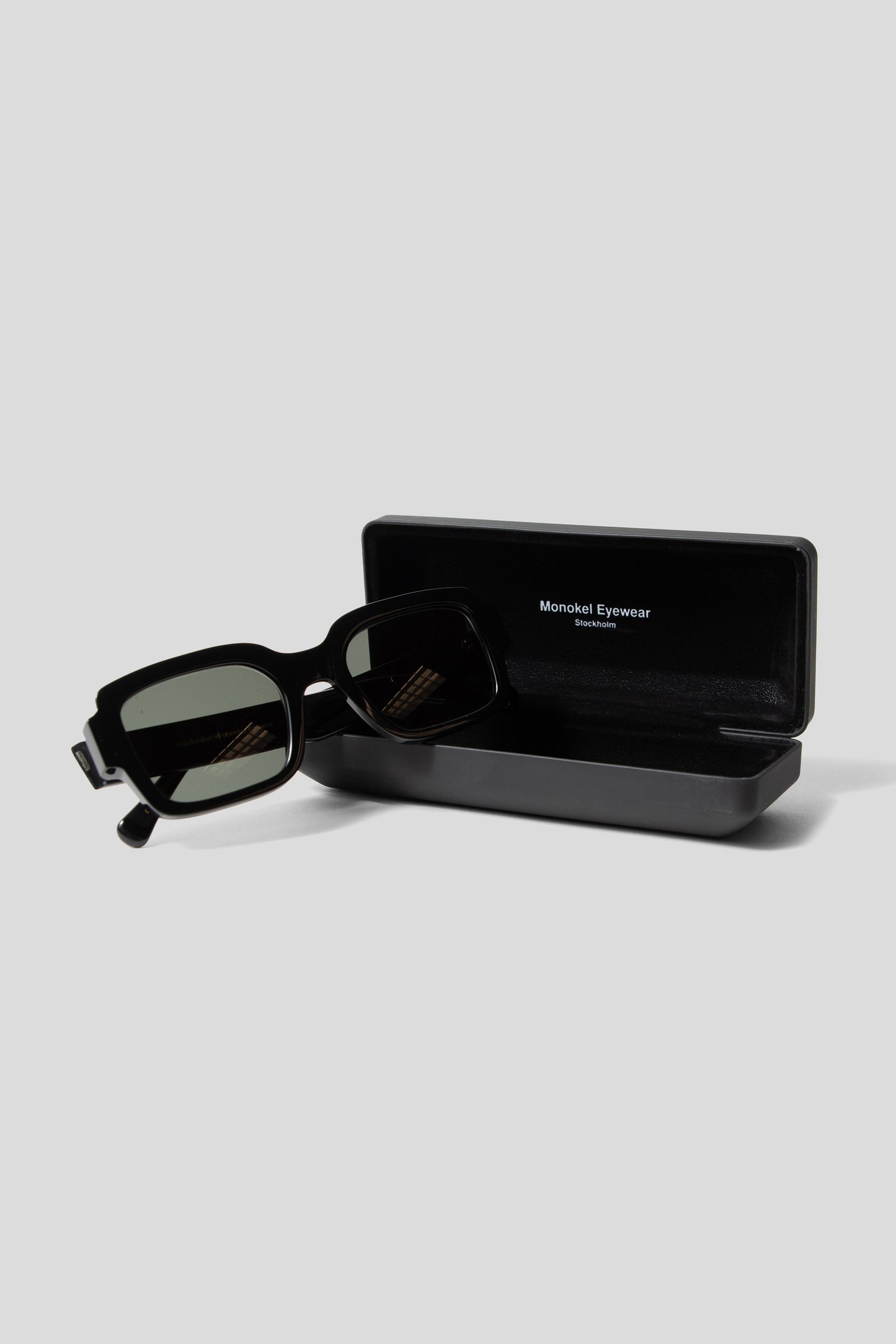 Apollo - Black/Green Solid Lens - Wallace Mercantile Shop