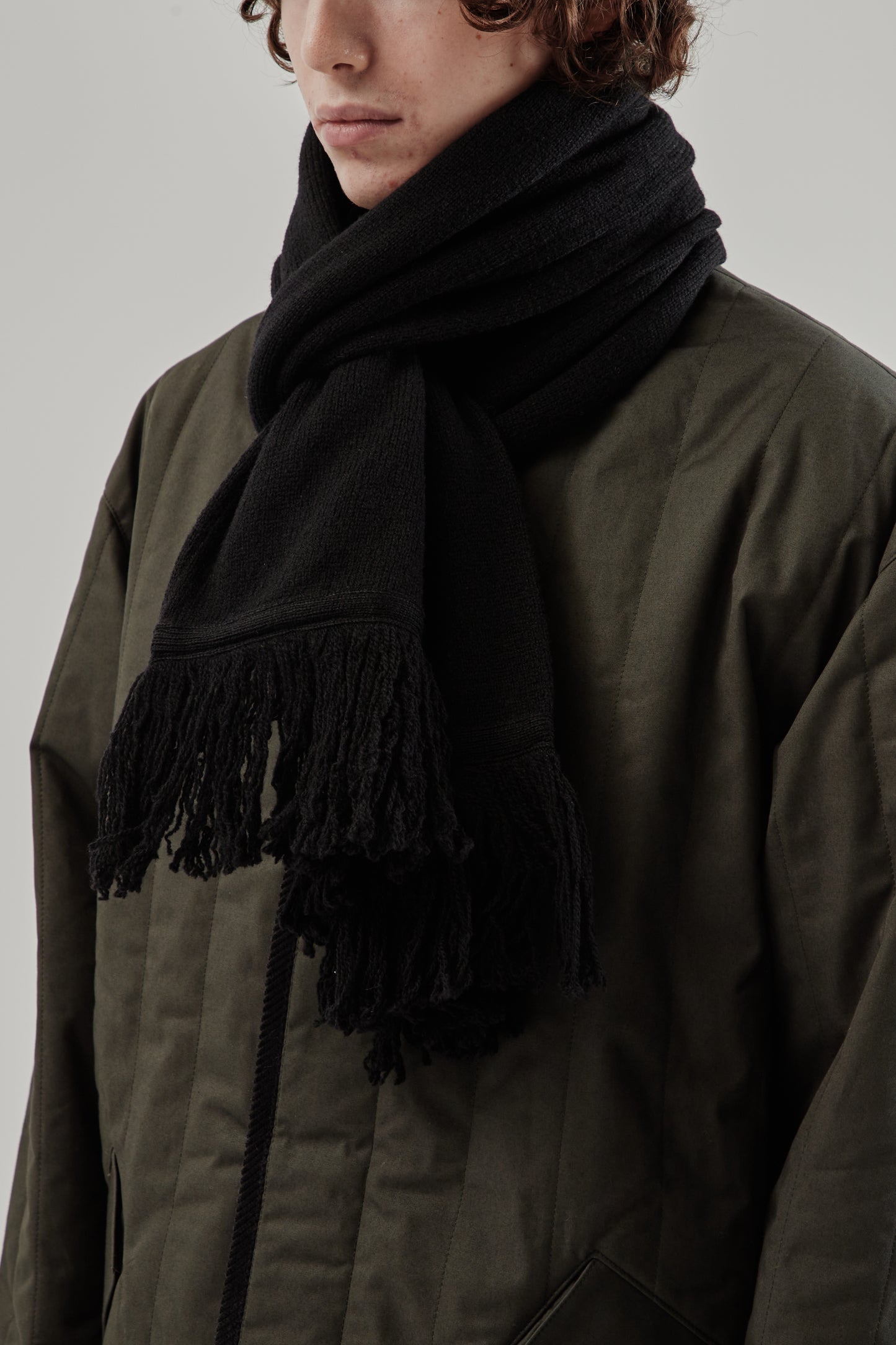 Still By Hand FW25 7G Fringe Muffler Black 4