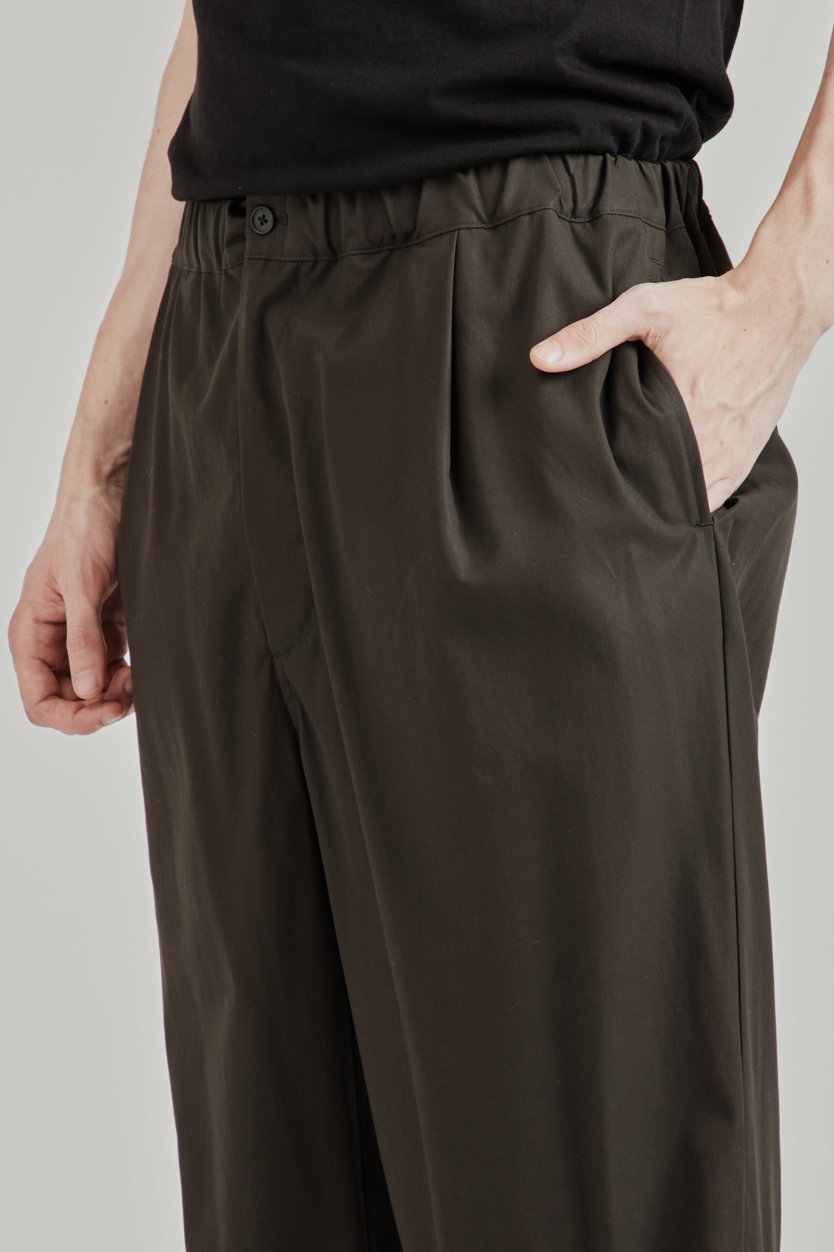 Still By Hand FW26 Cotton twill easy pants Khaki Brown3336