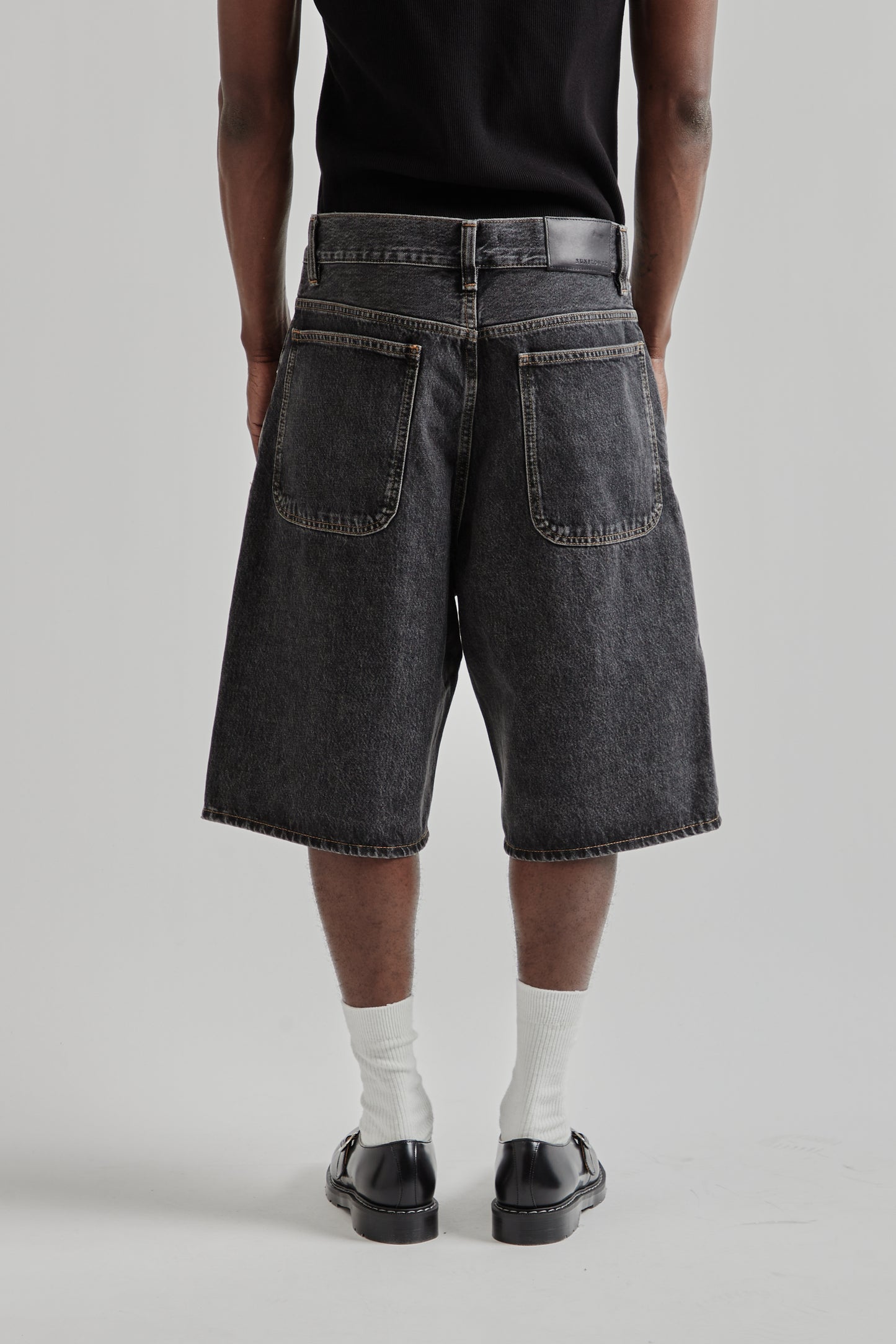 Super Wide Short - Black Stone
