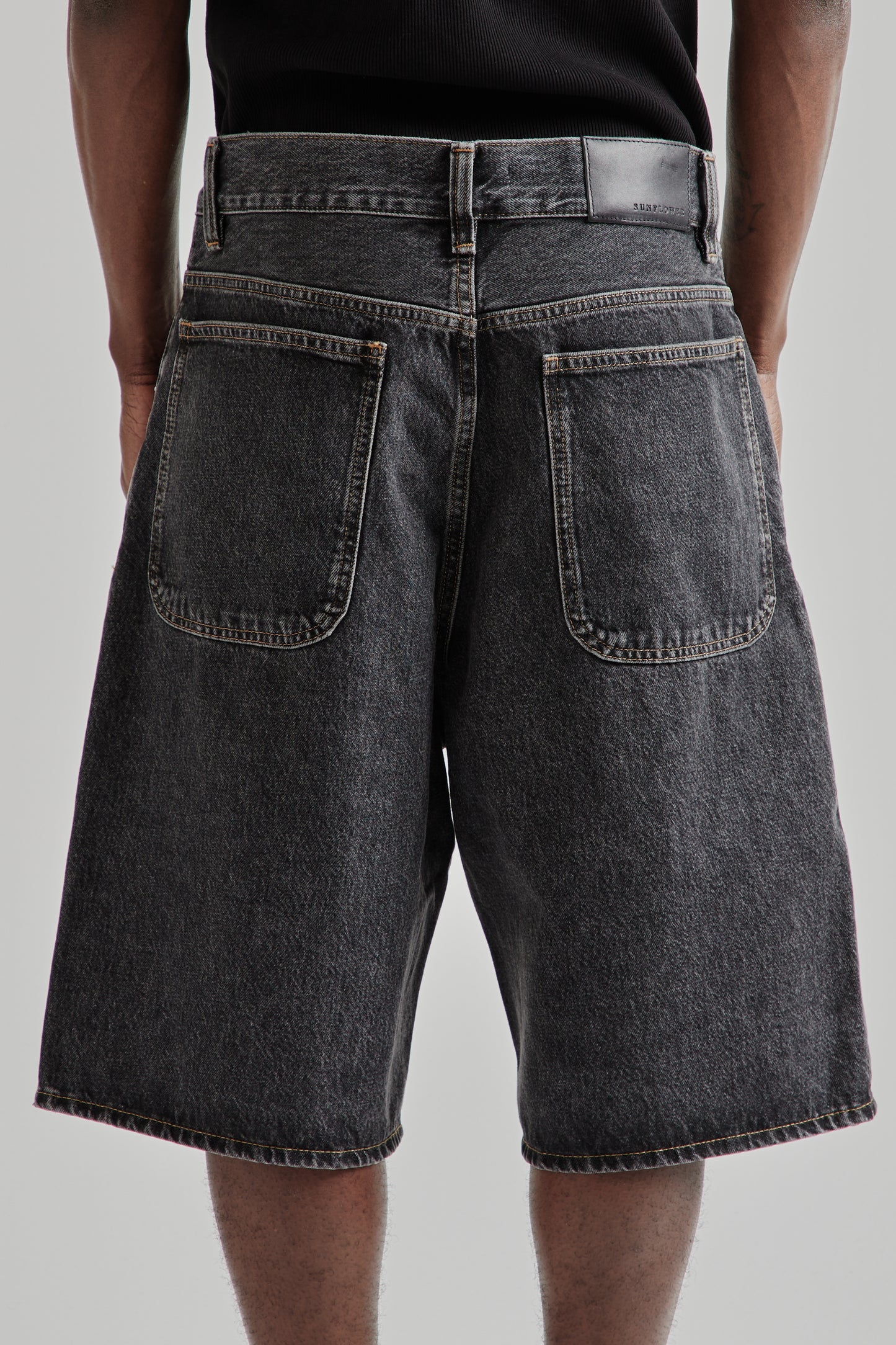 Super Wide Short - Black Stone