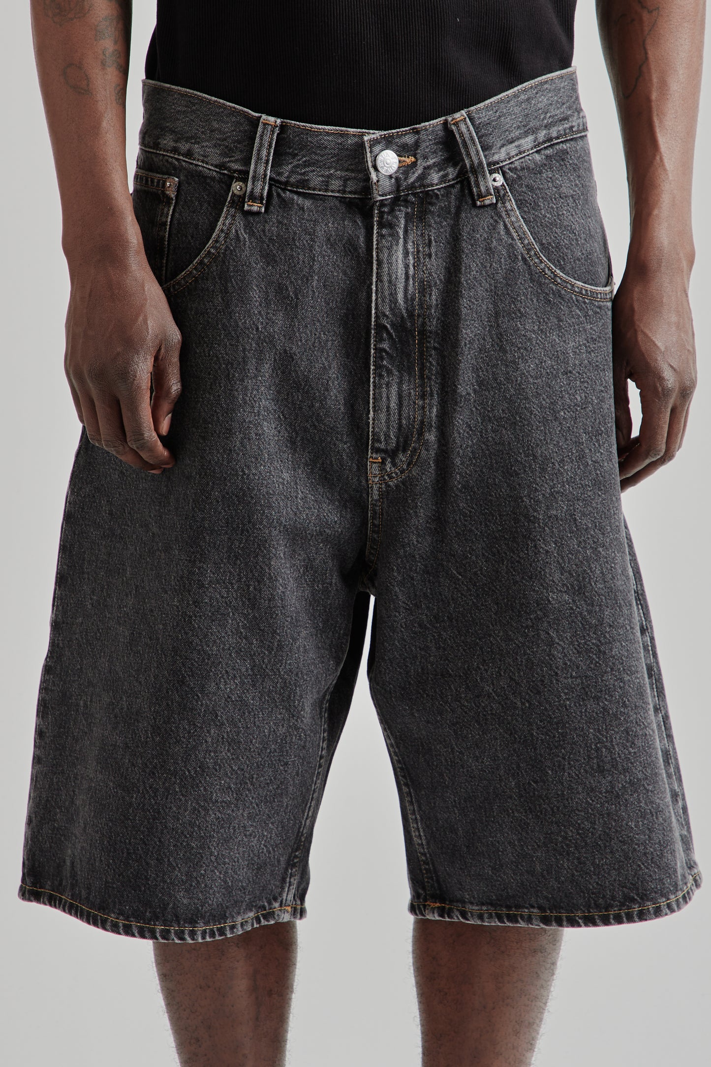 Super Wide Short - Black Stone