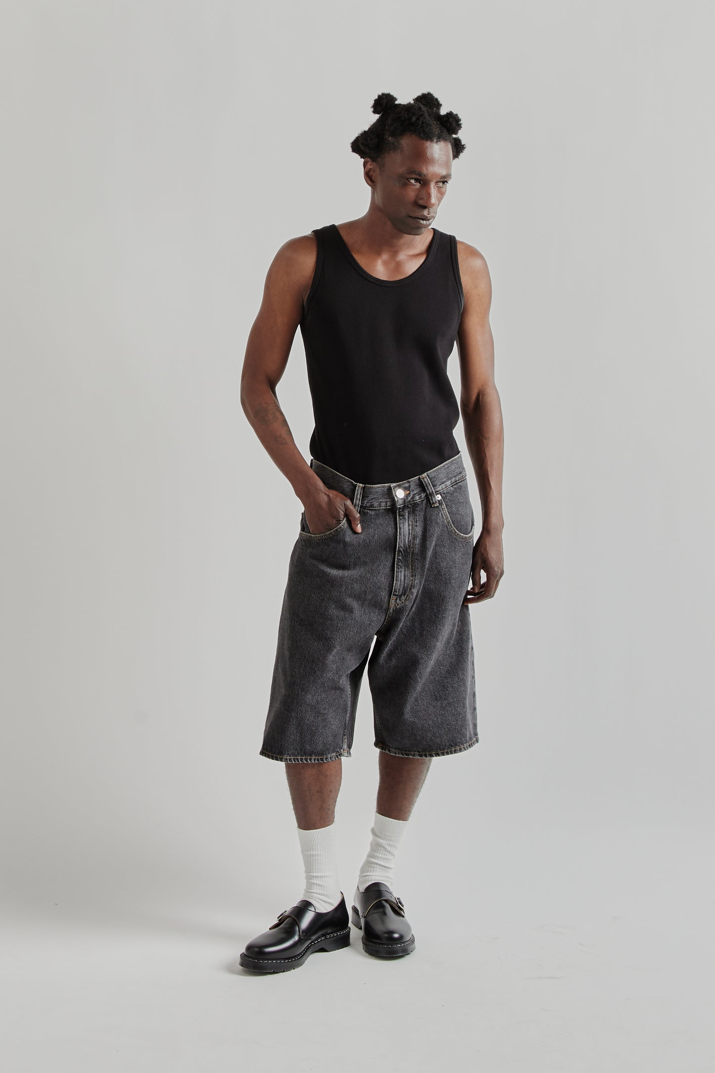 Super Wide Short - Black Stone