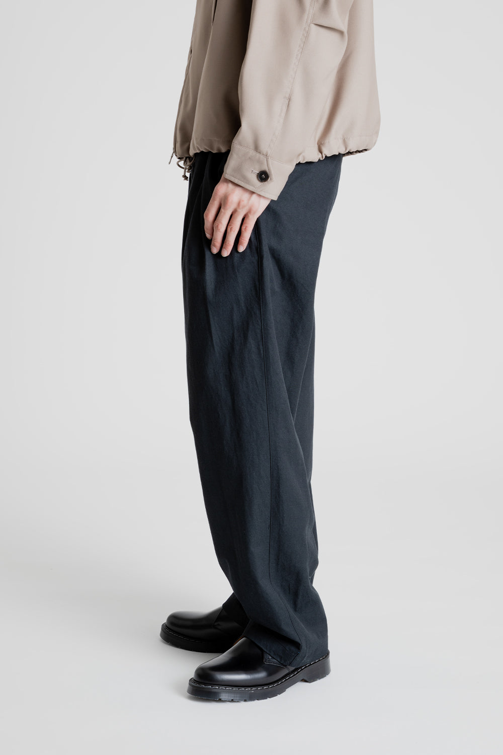 Uniform Bridge Banding Chino Pants in Charcoal