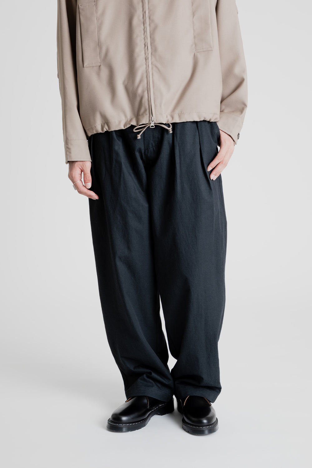 Uniform Bridge Banding Chino Pants in Charcoal