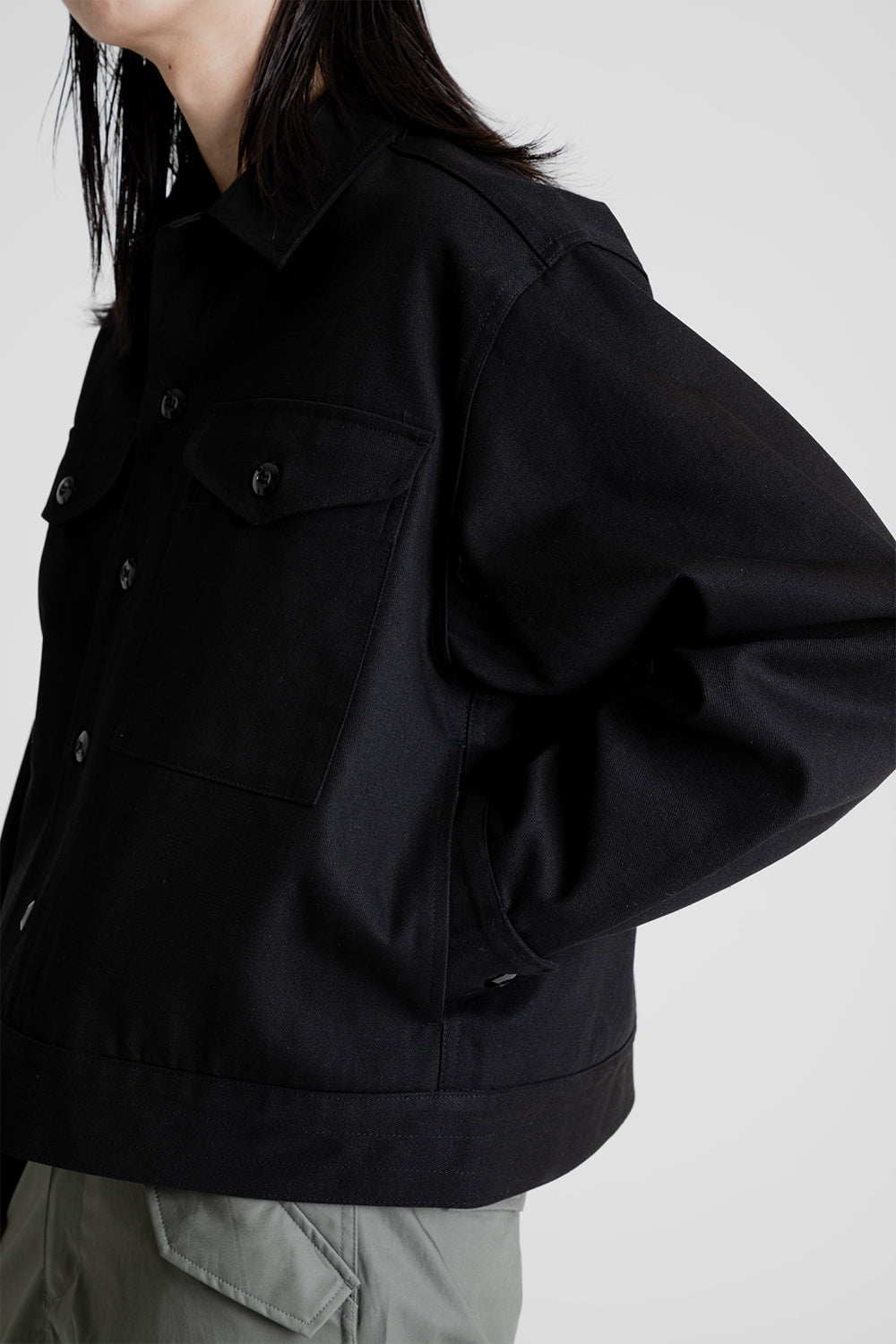 Uniform Bridge Collar Button Blouson in Black