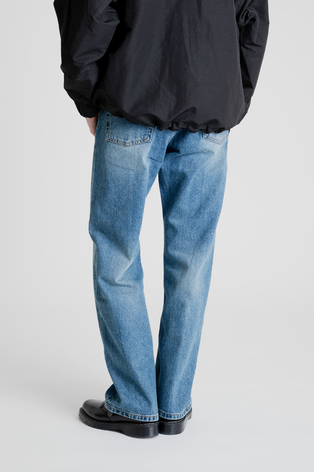 Uniform Bridge Pin Tuck Wide Denim Pants in Indigo Washed