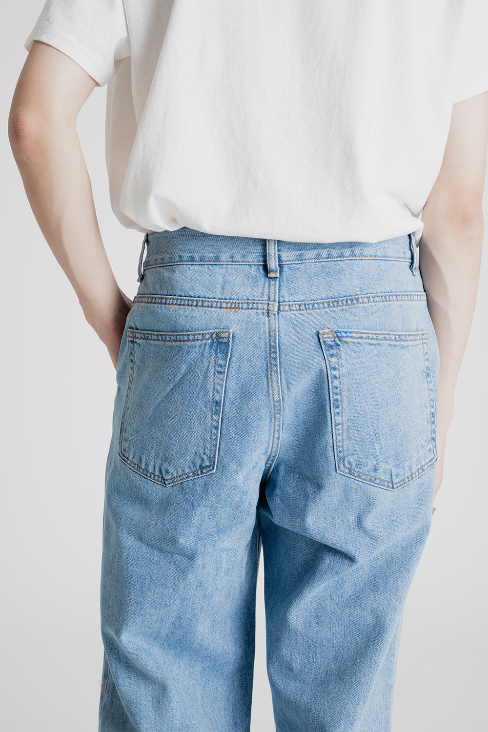 Uniform Bridge Wide One Tuck Denim Pants in Light Indig