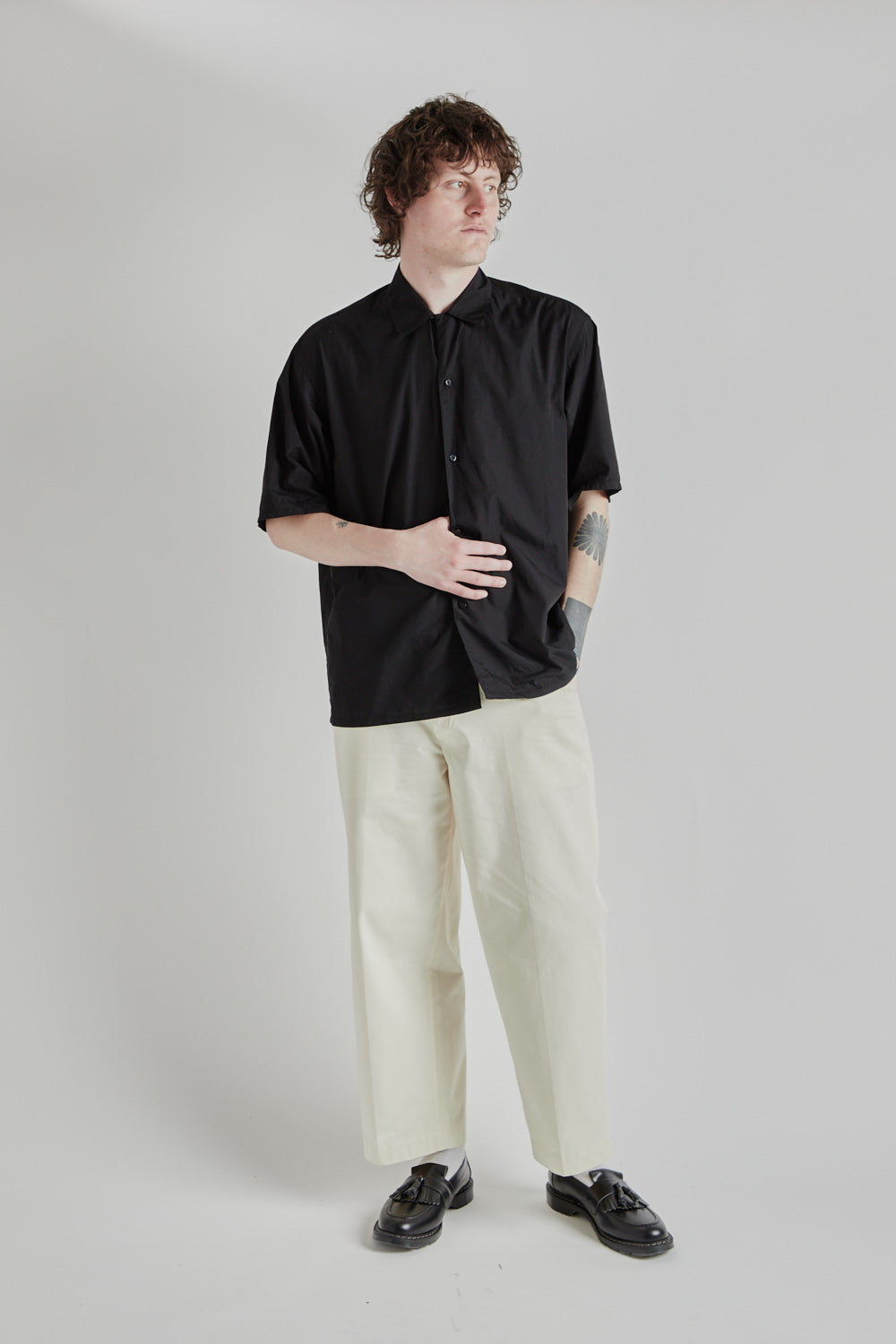 Blurhms Chambray Open Collar Shirt in Black