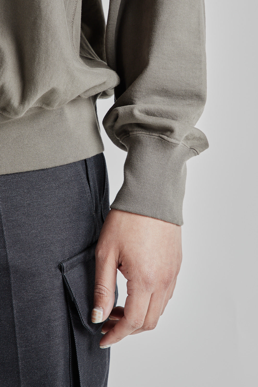 Blurhms Light Sweat Crewneck P/O in Slate Grey