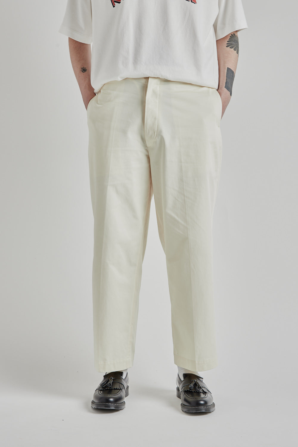 Blurhms 2046D Chino Pants in Ivory