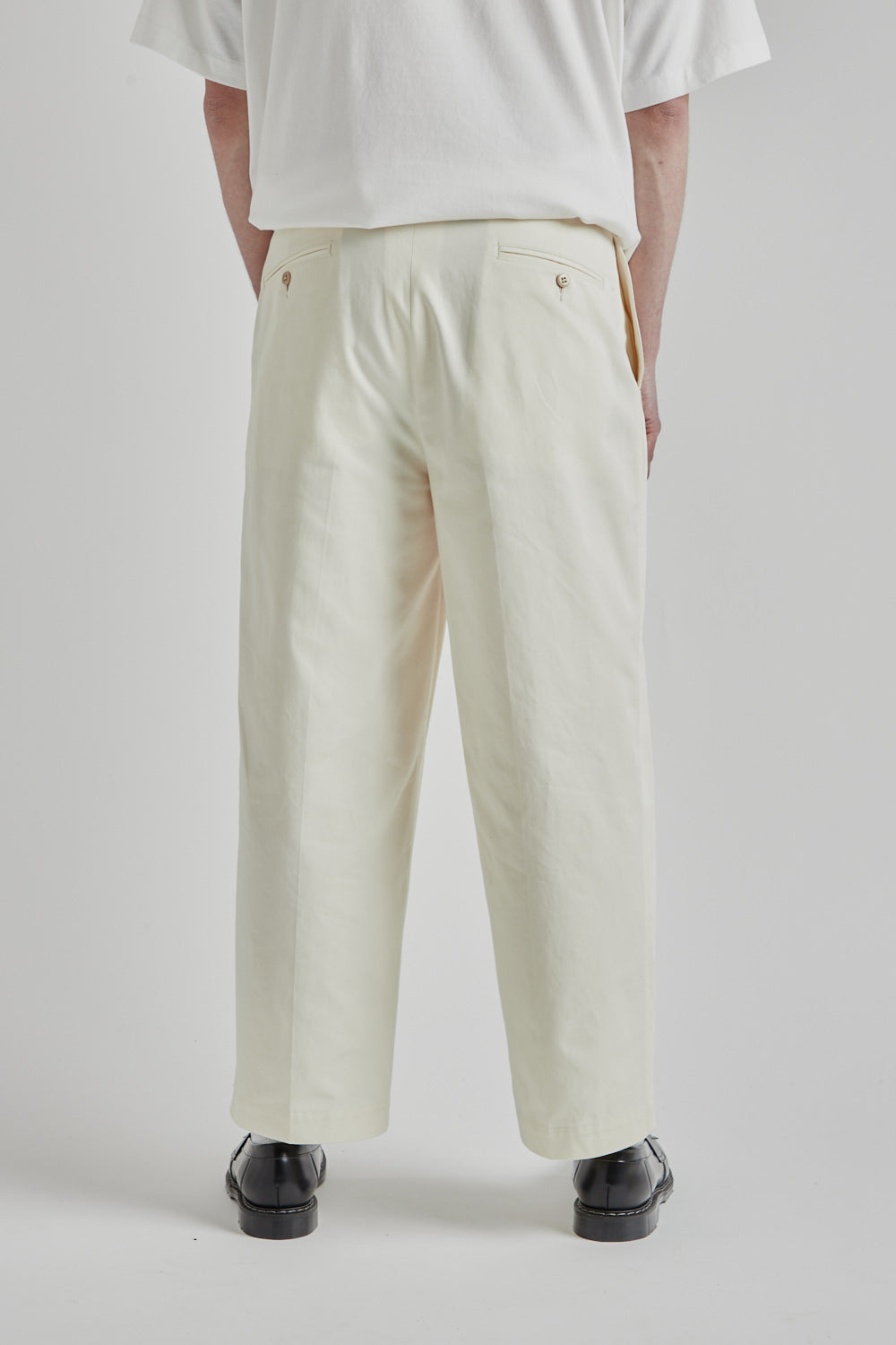 Blurhms 2046D Chino Pants in Ivory