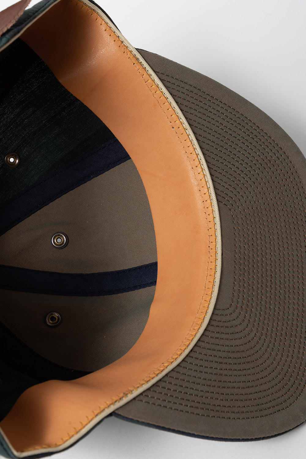 Poten Tartan Cap in Navy