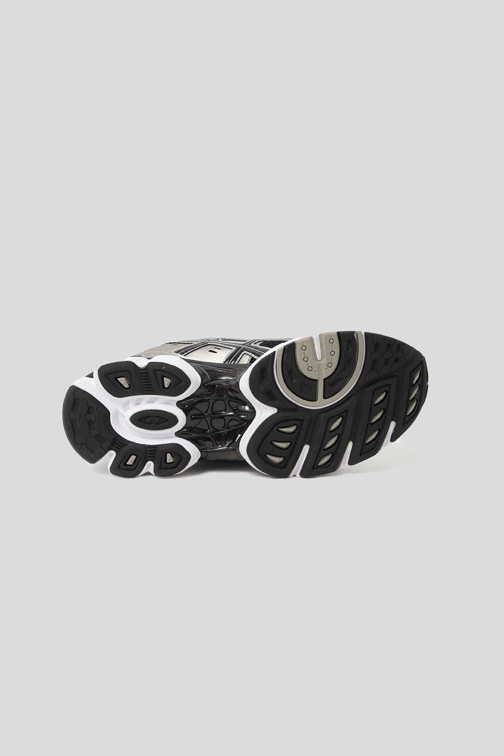 Asics Gel-Nimbus 9 in Frosted Almond / Black