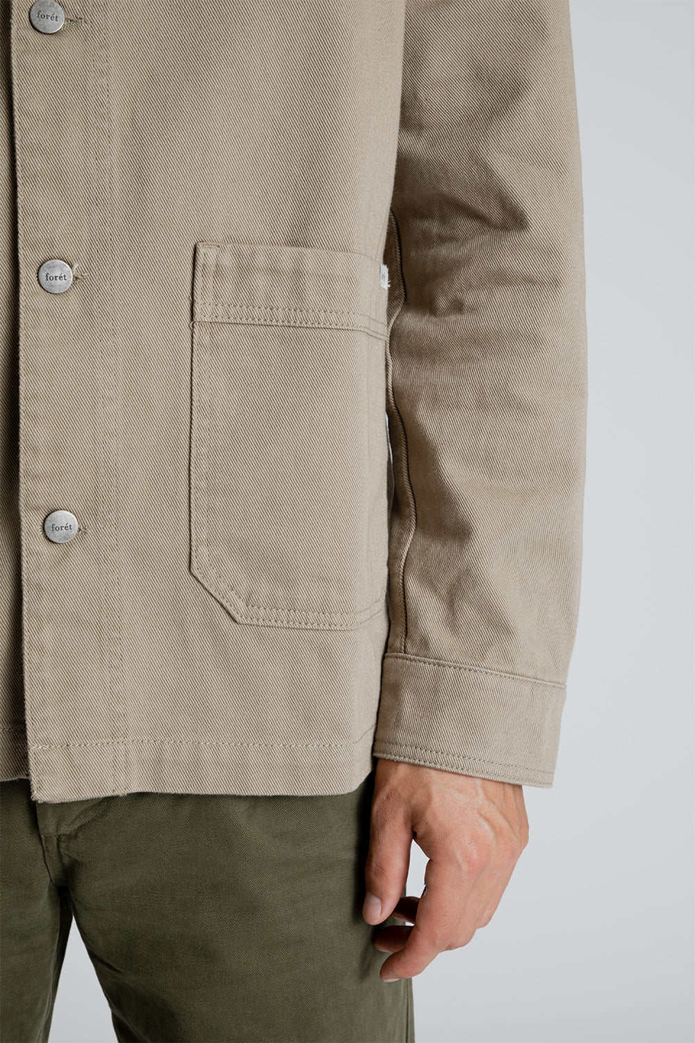Forét Act Overshirt in Khaki / Army