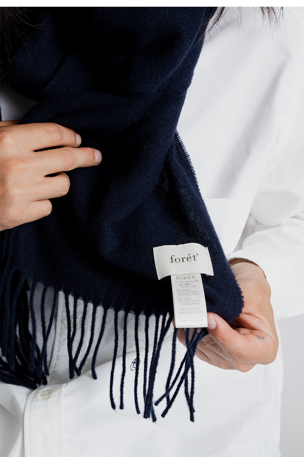 Forét Melt Scarf in Navy