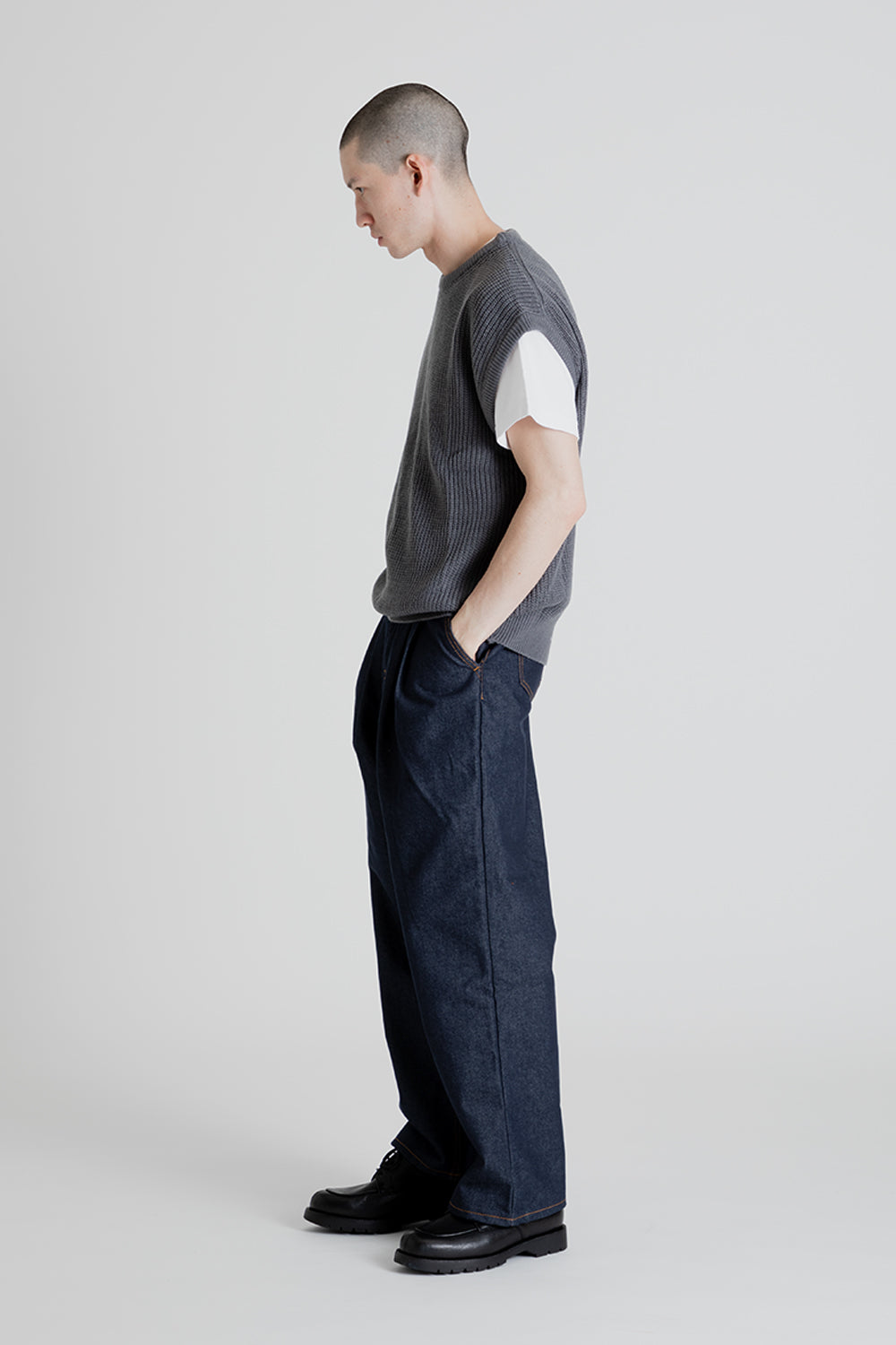 Frizmworks Relaxed Knit Vest in Charcoal