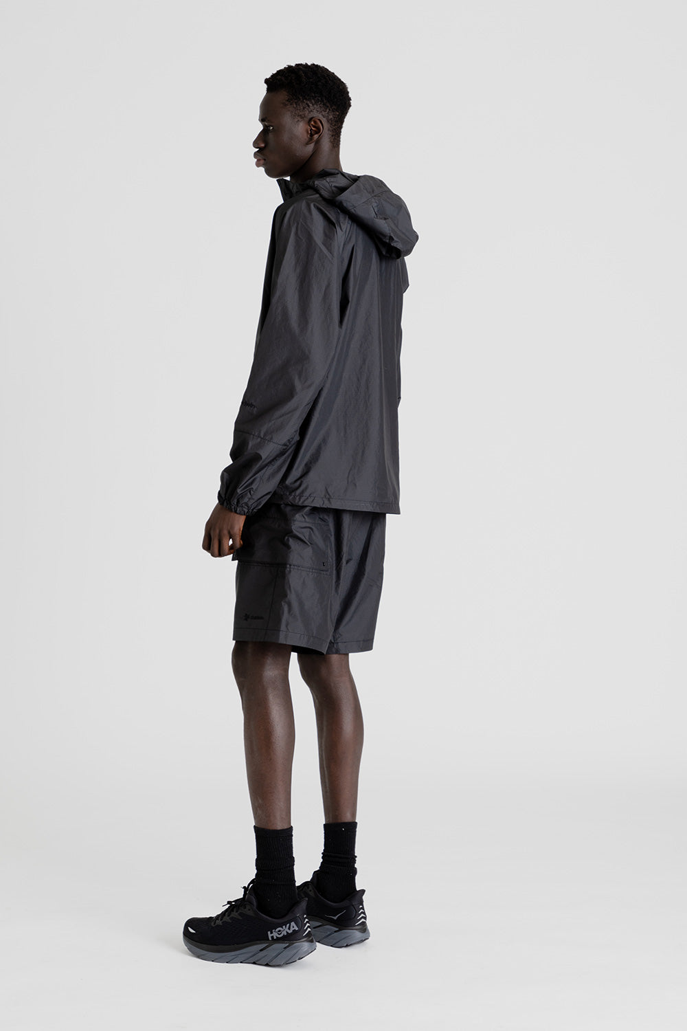 Goldwin-rip-stop-light-jacket-black