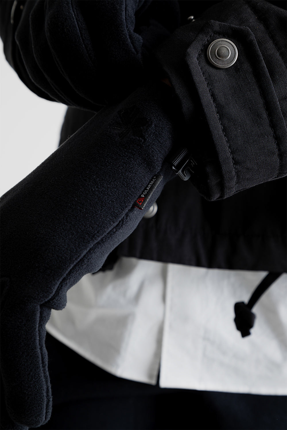 Goldwin Micro Fleece Gloves in Black