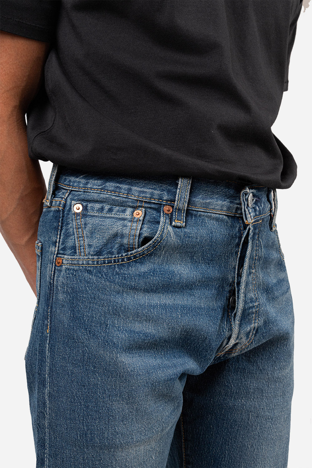 Levis-501-93-straight-denim-bleu-eyes-baby