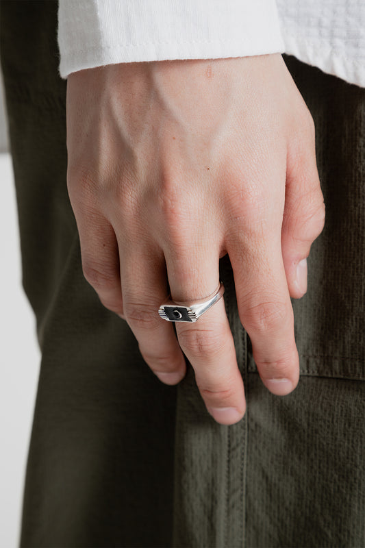 Maple_Unruly_Ring_Silver_Resin_Onyx