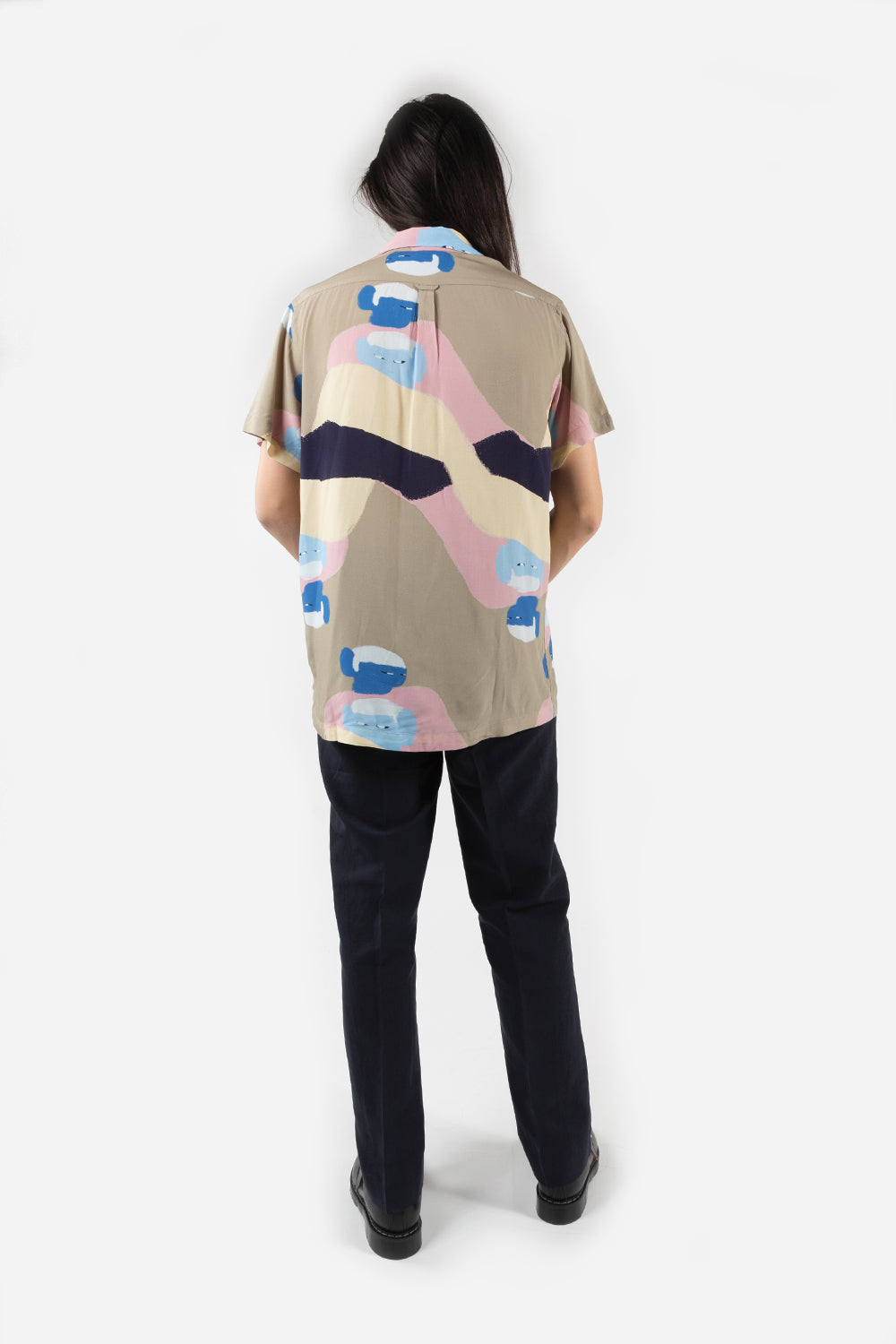 Schnaydermans-shirt-notch-SS-peoples-print-cream-pink