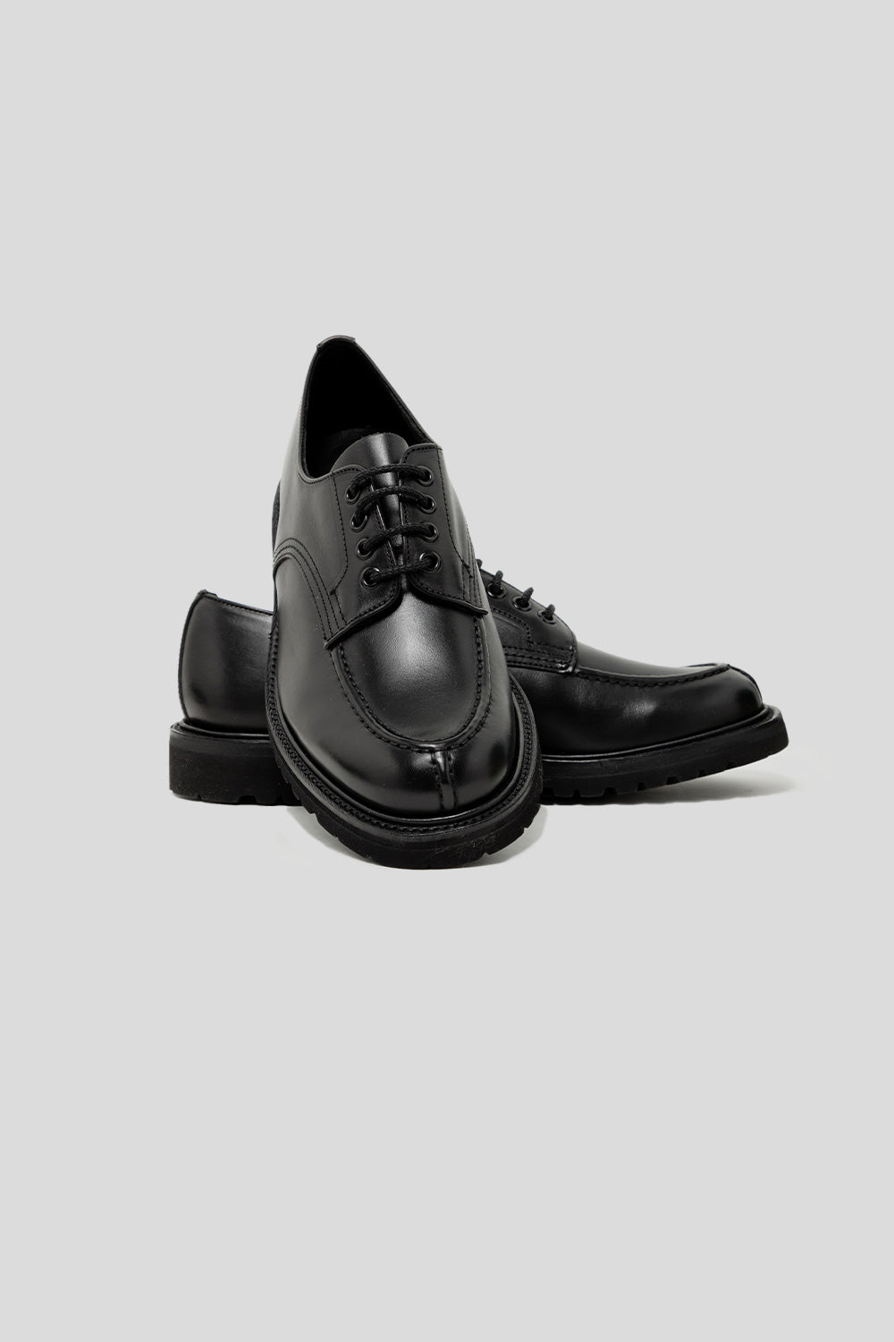 Tricker's Kilsby Apron Derby Shoe in Black Olivvia Classic