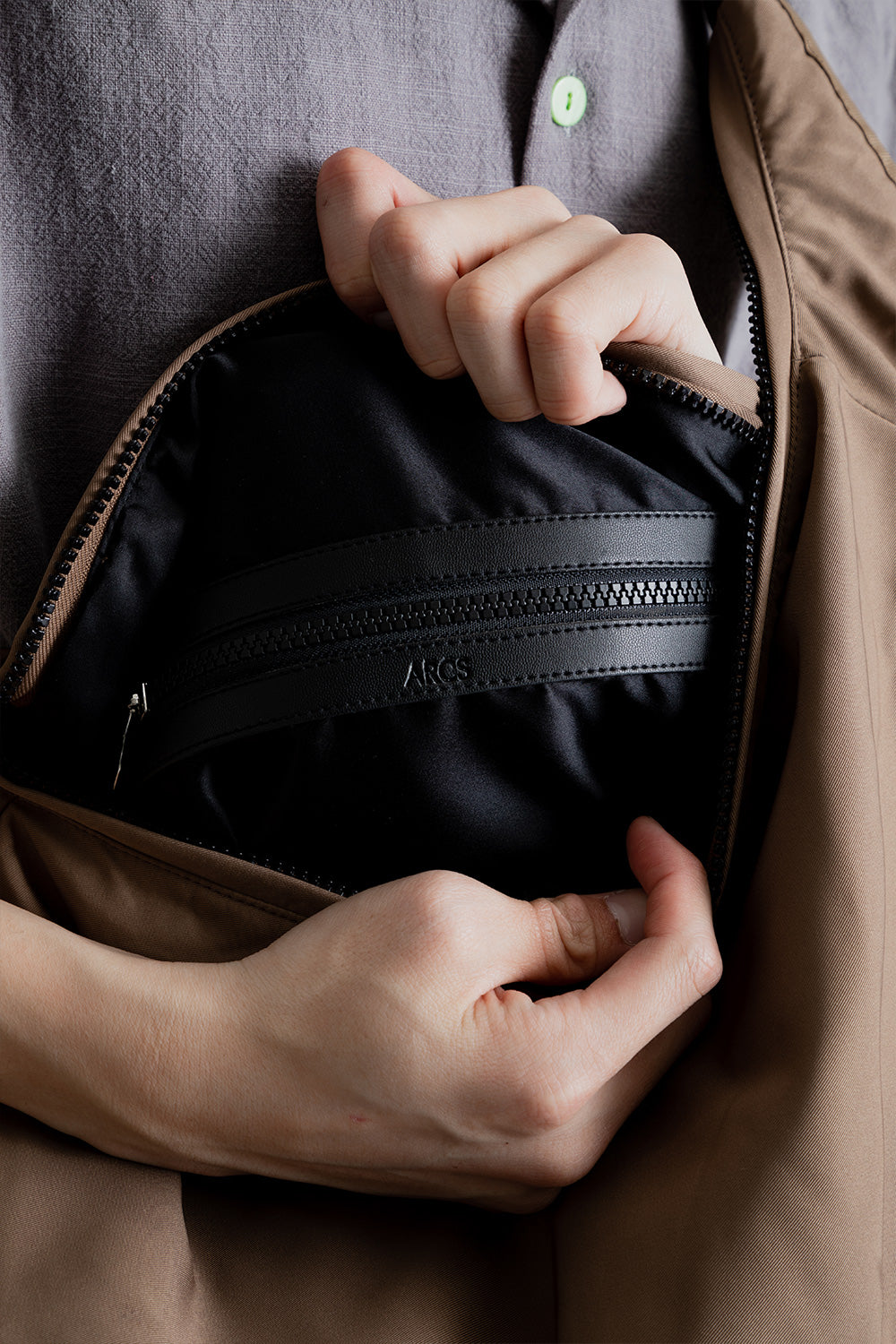 Arcs Hey Sling Bag in Cub