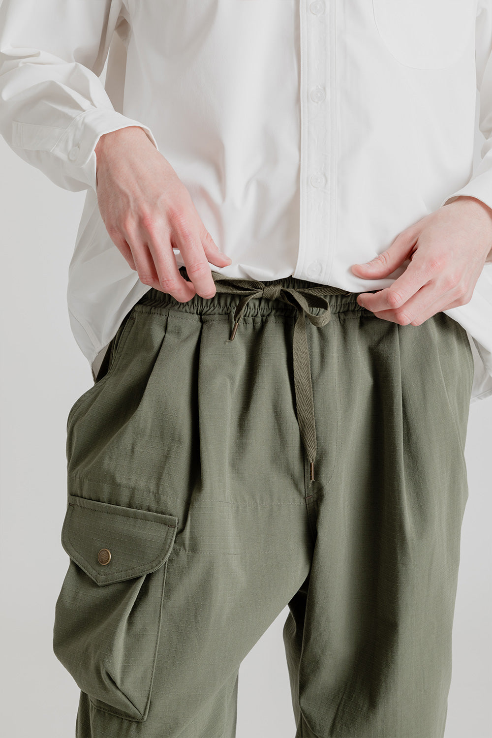 Frizmworks Army Two Tuck Relaxed Pants in Olive