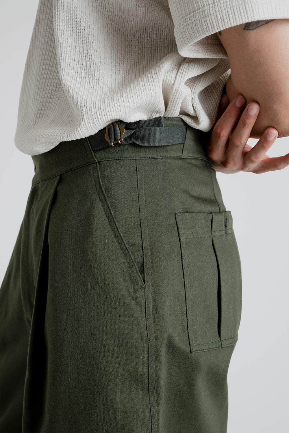 frizmworks-safari-bermuda-shorts-olive