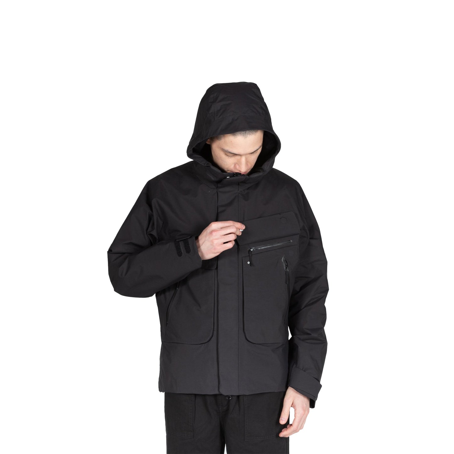 Goldwin Insulation Mountain Parka in Black hooded jacket sportswear all weather rain gear
