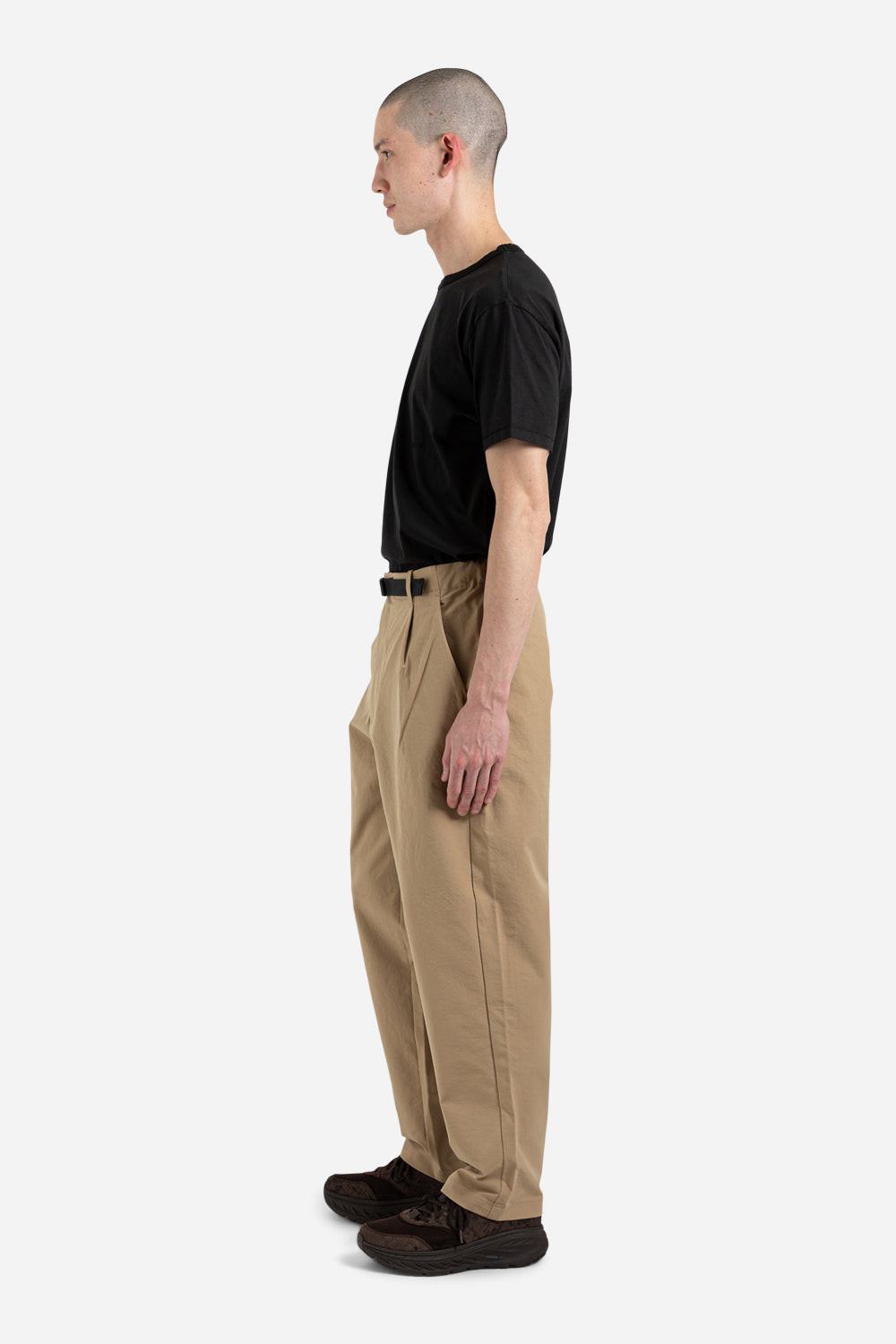 goldwin-one-tuck-tapered-stretch-pants