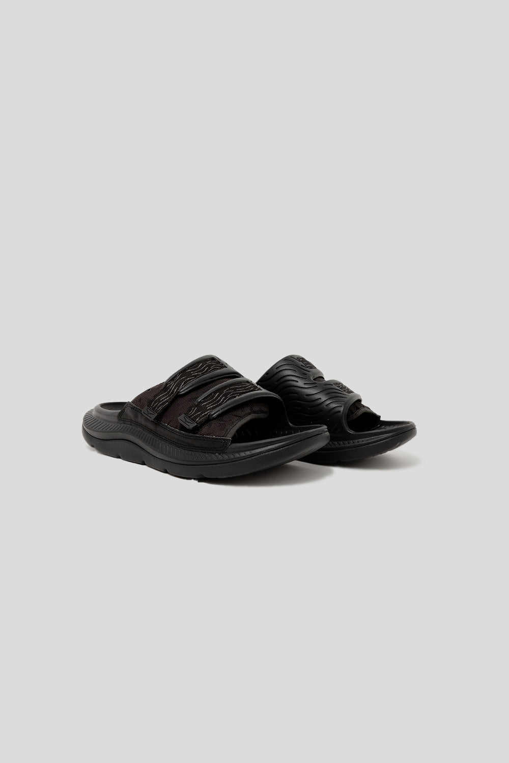 Hoka All Gender Ora recovery slide 3 in Black/Black