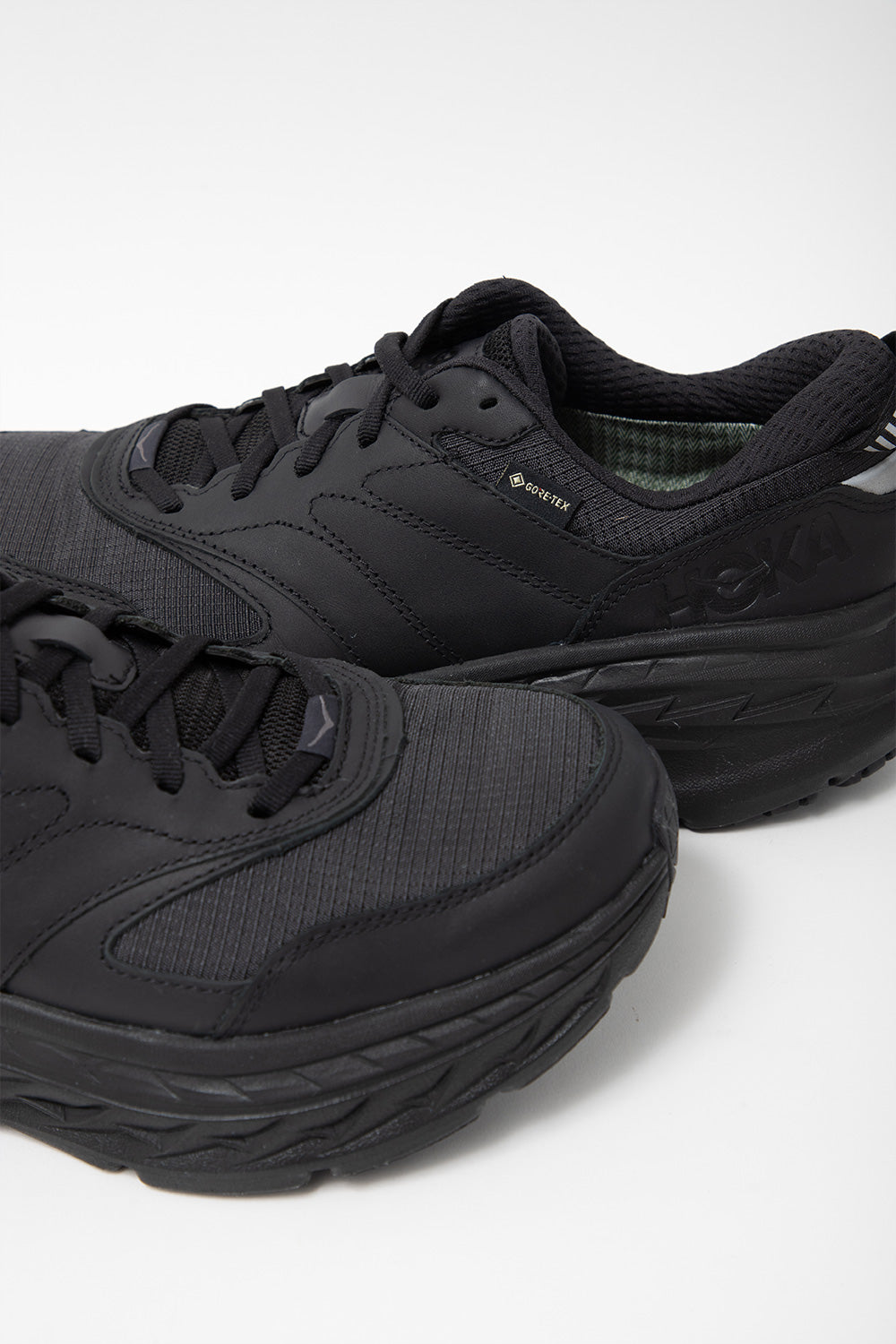 Hoka Bondi L GTX Shoe in Black / Black