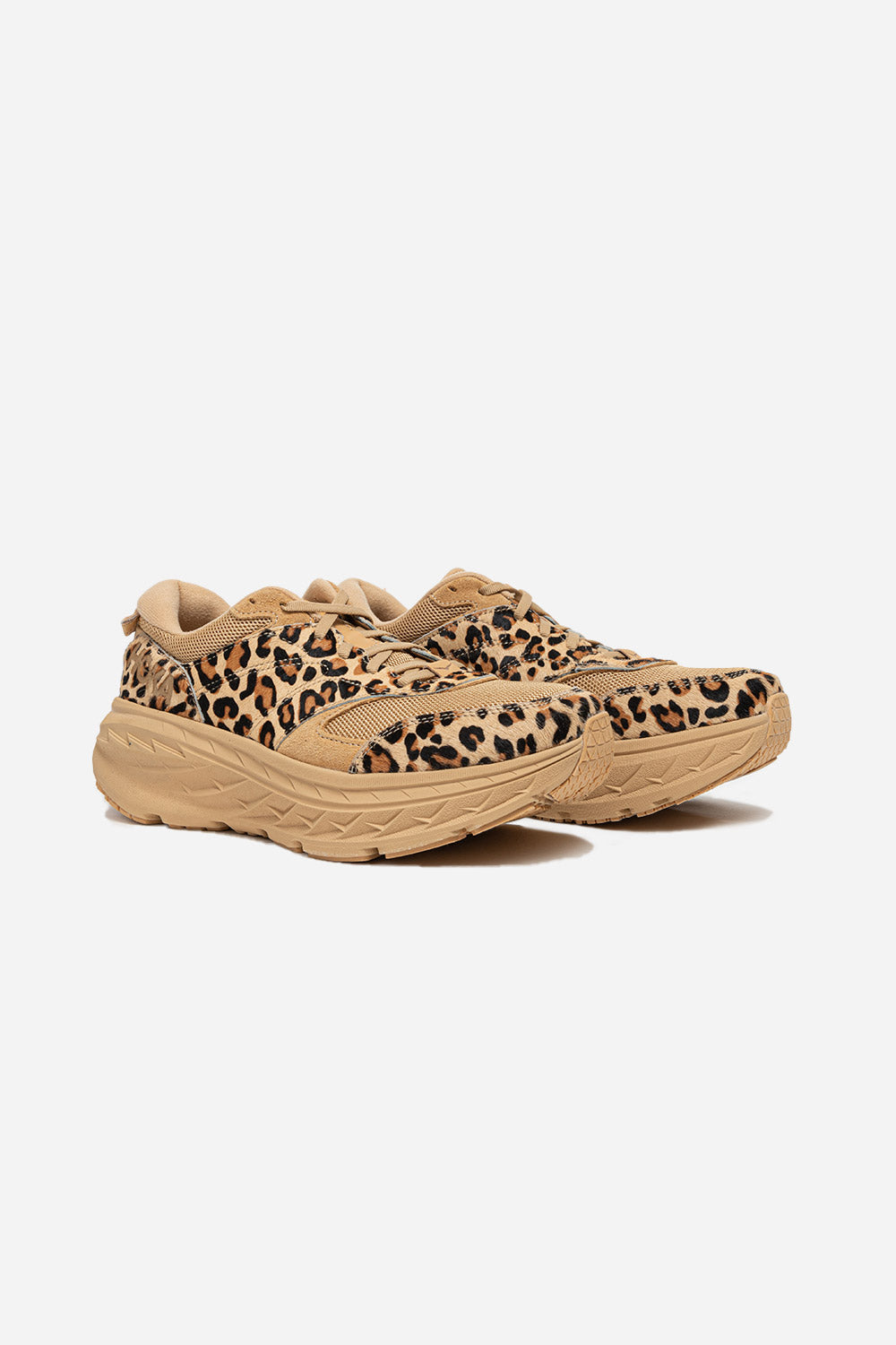 hoka_bondi_Lifestyle_sand_leopard_print