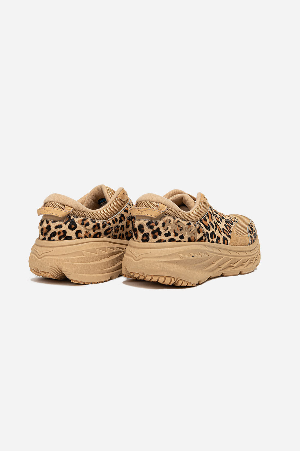 hoka_bondi_Lifestyle_sand_leopard_print