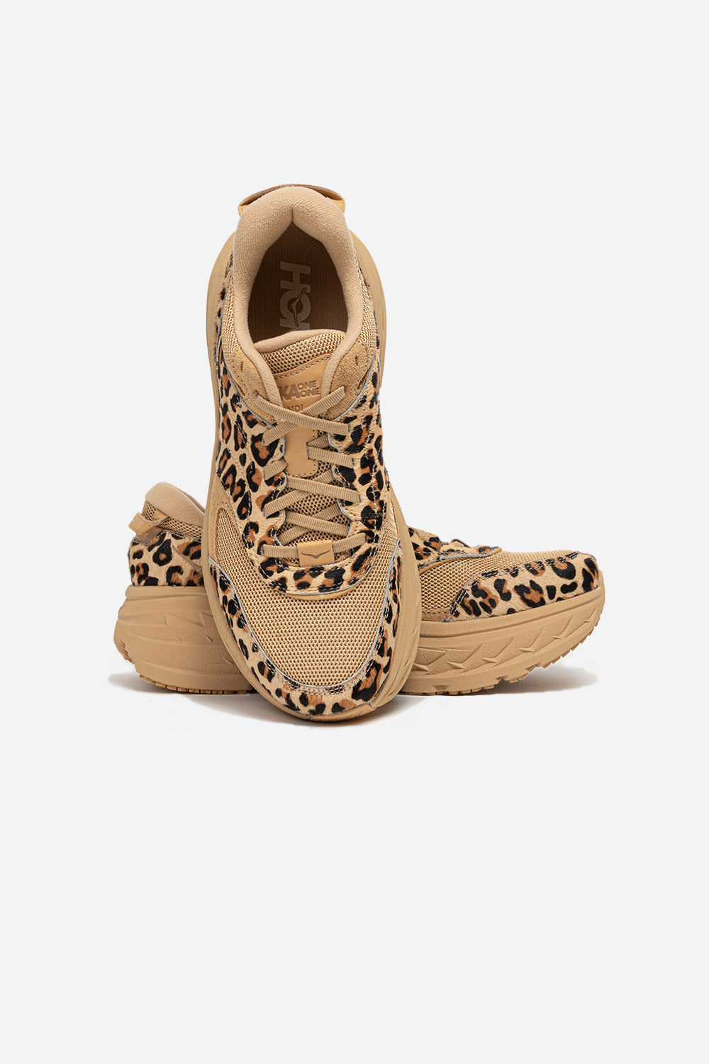 hoka_bondi_Lifestyle_sand_leopard_print
