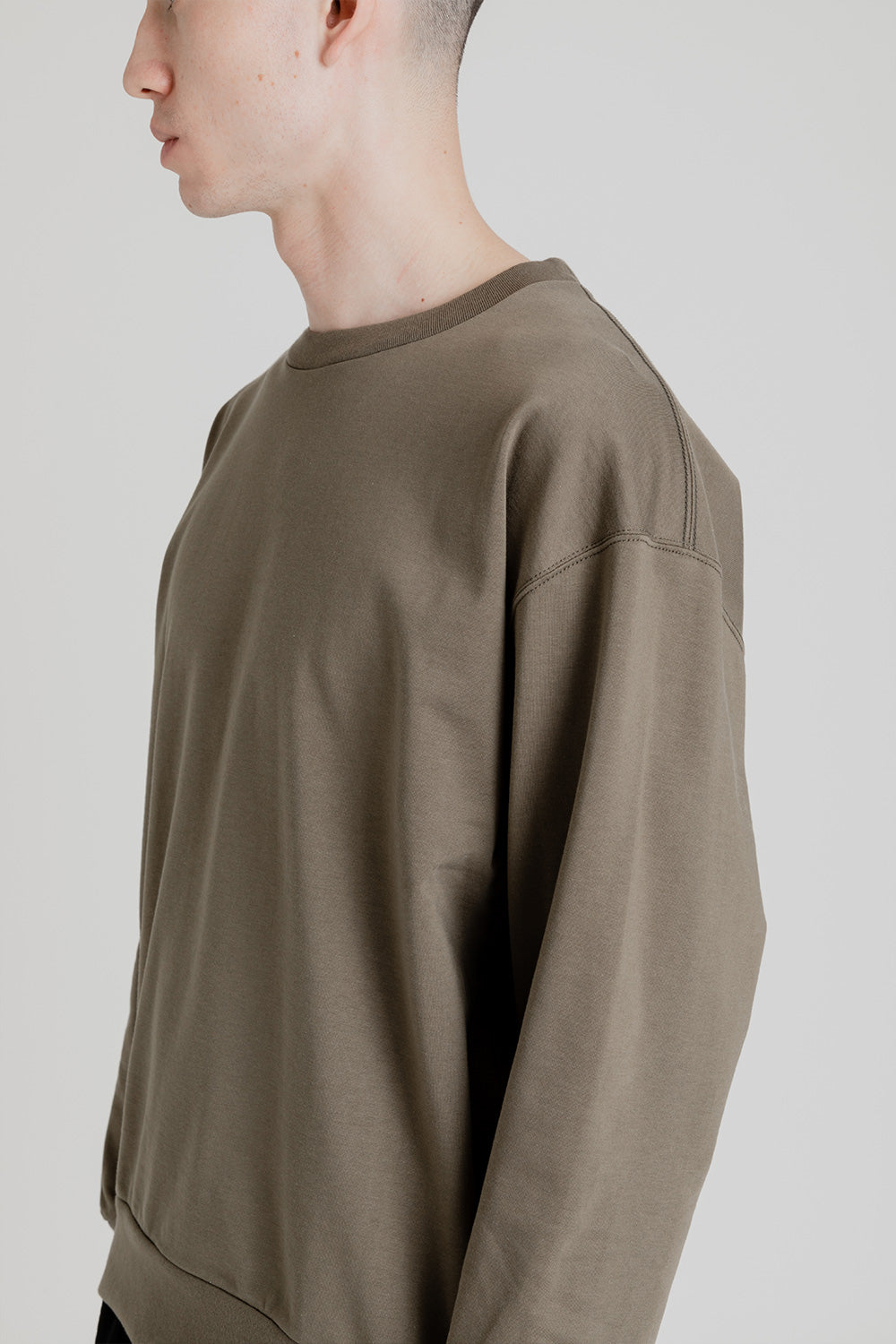 Jackman Pima Drop Crew Sweatshirt in Khaki