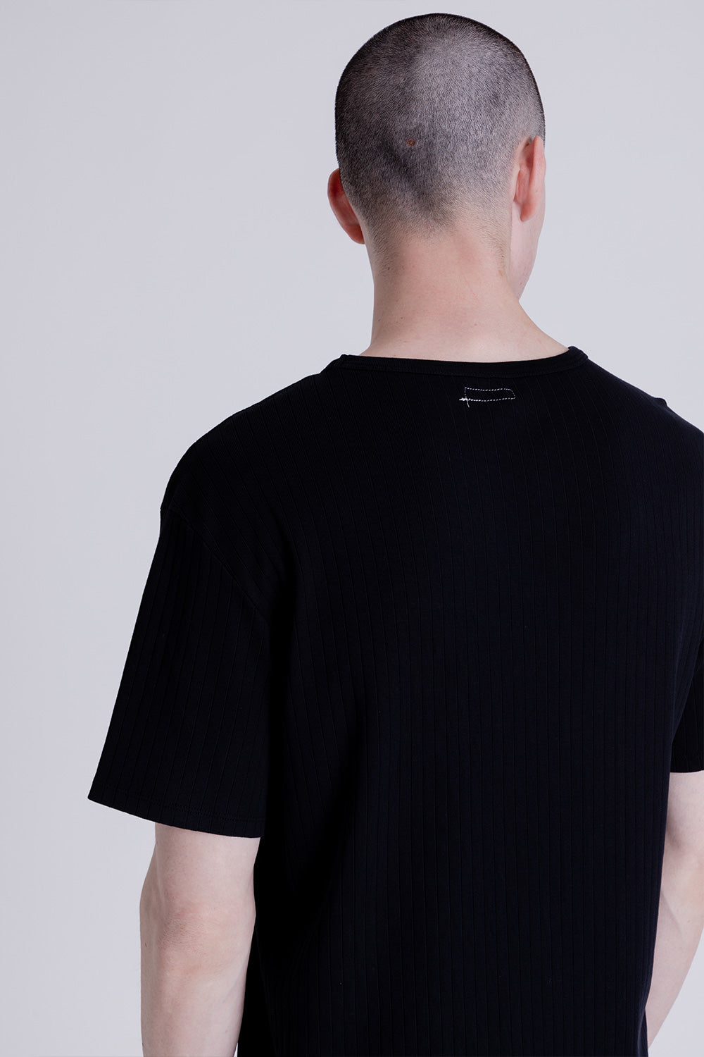 Knickerbocker Ladder Rib Pocket Tee in Black